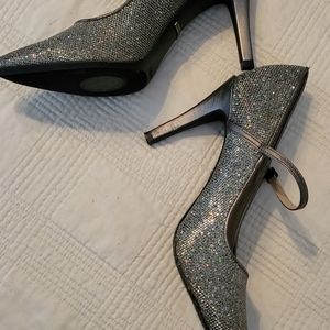 Dana Buchman Heels